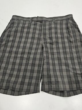 Patagonia Men's Green Hiking Plaid Flat-Front Shorts